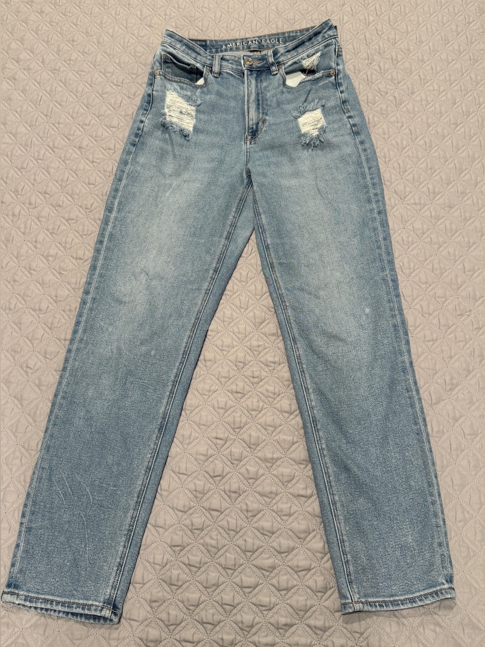 American Eagle Mom Straight Jeans Womens 2 Light Wash Distressed High Rise Blue